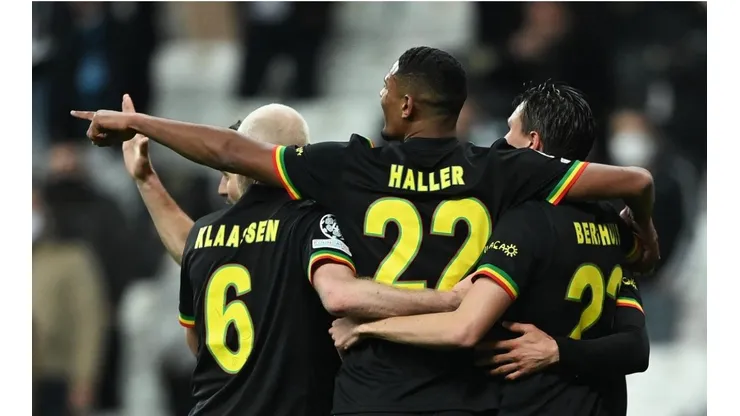 Haller le da el triunfo a Ajax y sube a lo más alto de la tabla de goleadores de la Champions League.