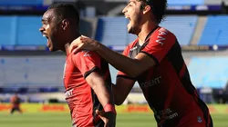 Festejo de gol de Paranaense.