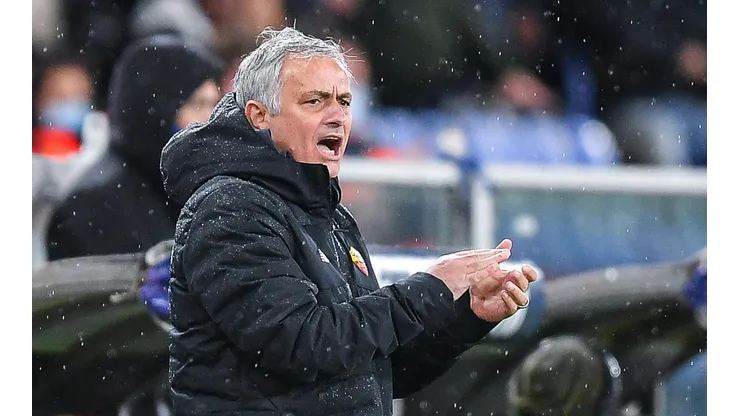 José Mourinho y un cambio certero para el triunfo de Roma.