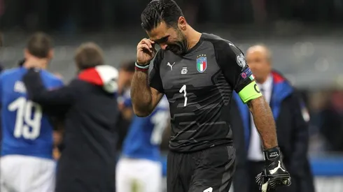 Gianluigi Buffon, desconsolado ante la eliminación de Italia para Rusia 2018.