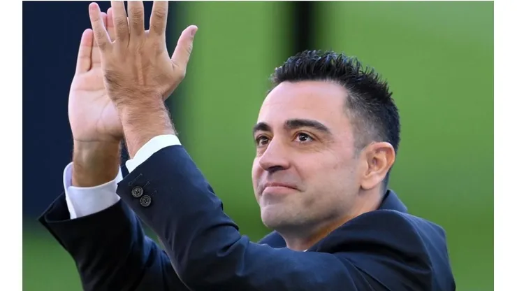 Xavi Hernández debuta en el banquillo de Barcelona