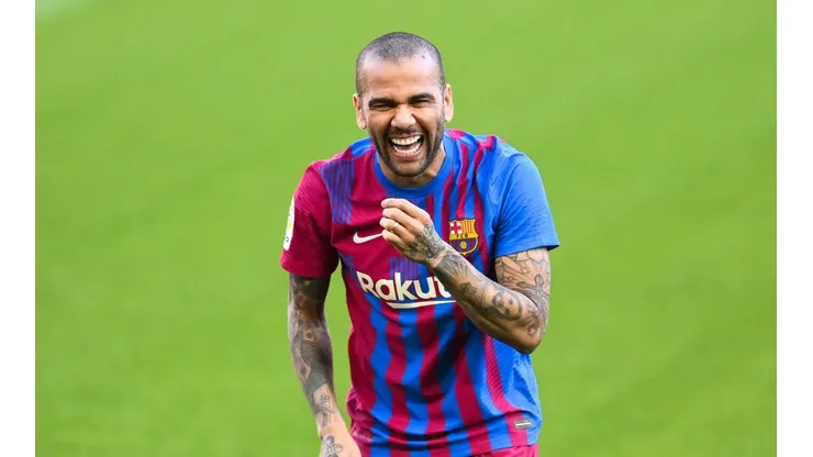Dani Alves regresó a Barcelona.
