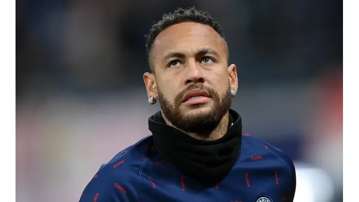 Neymar podría perderse un duelo clave por Champions League.