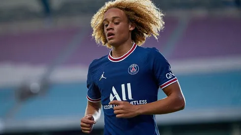 Simons en acción con PSG.