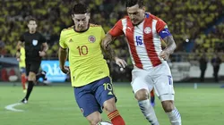 Acción de juego entre Colombia y Paraguay.