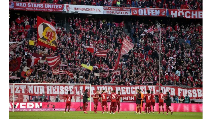 Fans del Bayern Munich en el Allianz Arena.