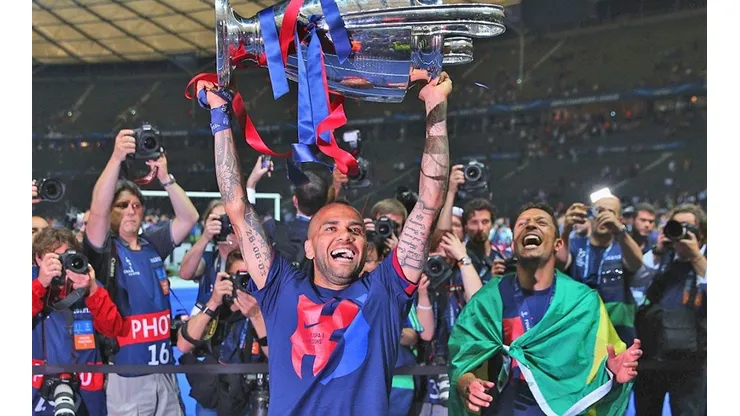 Alves en festejo de título.