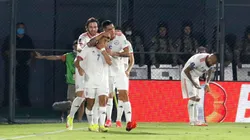 Entre Alexis Sánchez y Anthony Silva marcaron el primer gol de Chile.