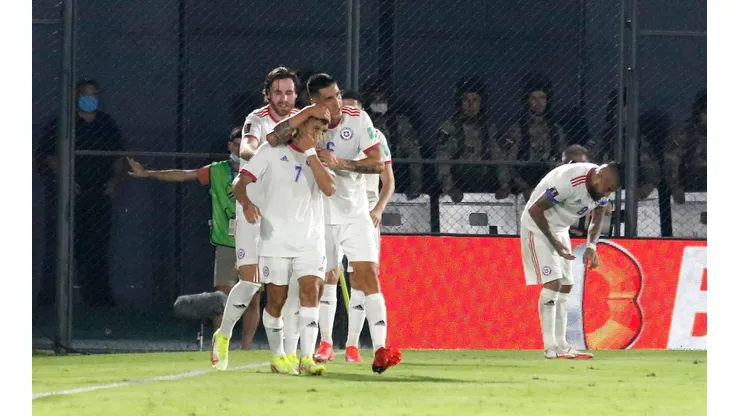 Entre Alexis Sánchez y Anthony Silva marcaron el primer gol de Chile.