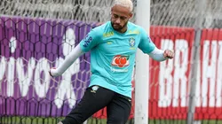 Neymar en entrenamiento con Brasil.