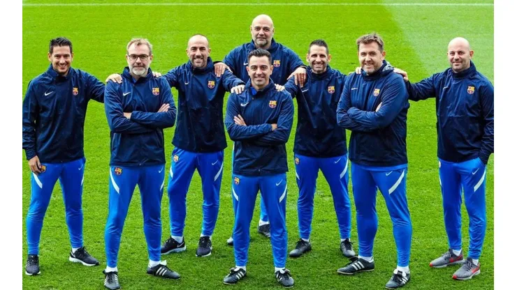El cuerpo técnico de Xavi Hernández.