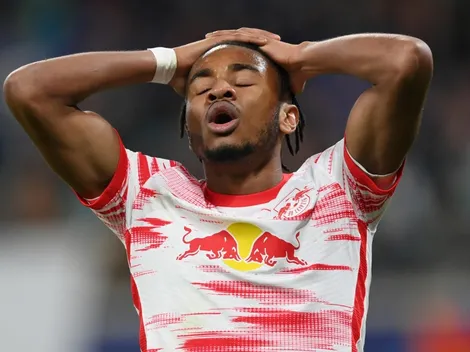 Video | Casi marca uno de los mejores goles de la historia: el palo le negó el festejo