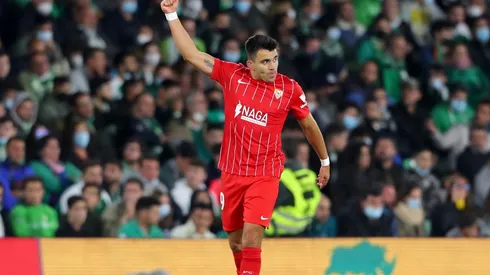 Marcos Acuña marcó un golazo en el Derbi Sevillano.