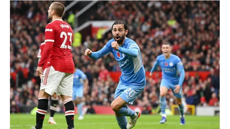 El festejo de Bernardo Silva en una actuación contundente de Manchester City en el clásico.