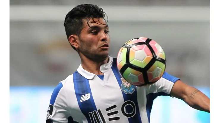 Jesús Tecatito Corona se prepara para un nuevo partido de Porto (Foto: Getty Images).