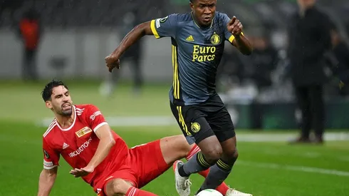 Feyenoord triunfó con gol del colombiano Sinisterra.