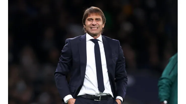 Antonio Conte debutó con victoria en Tottenham.