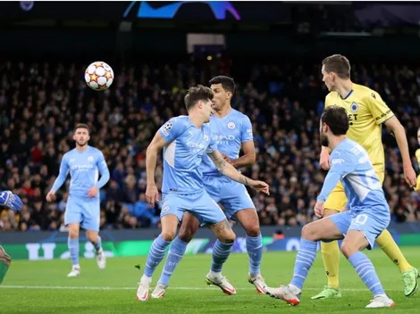 El blooper de la jornada: 'pinball' y gol en contra de Stones para Brujas