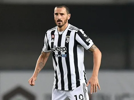 Leonardo Bonucci cabeceó hacia su arco y marcó un autogolazo en Champions