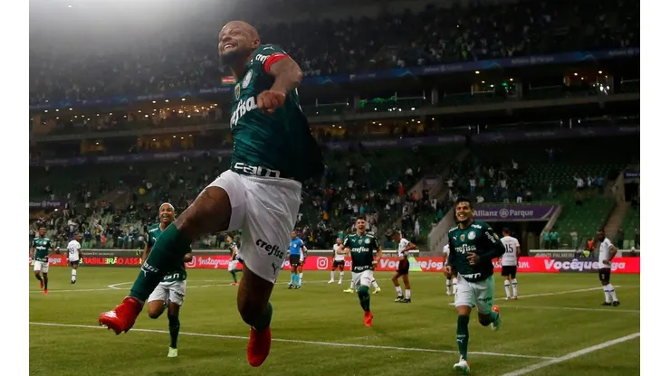 Felipe Melo celebrando para Palmeiras.