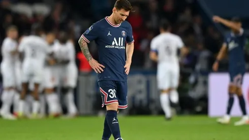 Lionel Messi sufre una lesión en su rodilla.