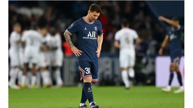 Lionel Messi sufre una lesión en su rodilla.