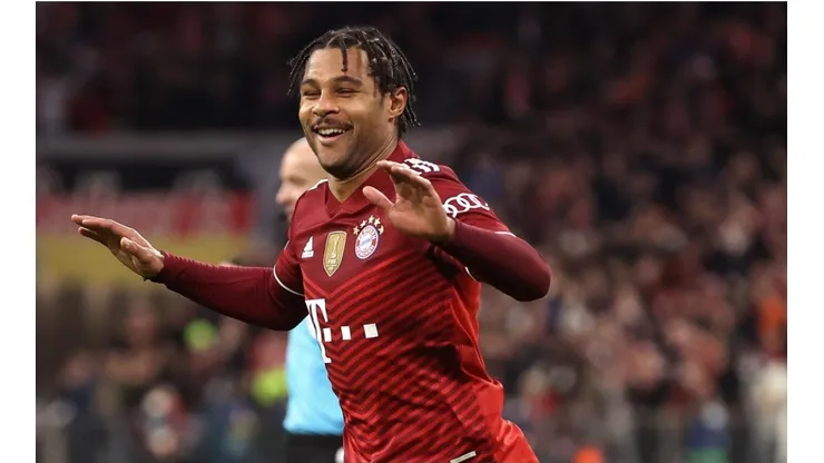 Serge Gnabry anotó un golazo de taco para aumentar ventajas.