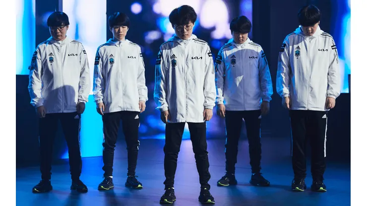 DWG KIA vence a T1 en un emocionante duelo y pasa a la final de Worlds 2021