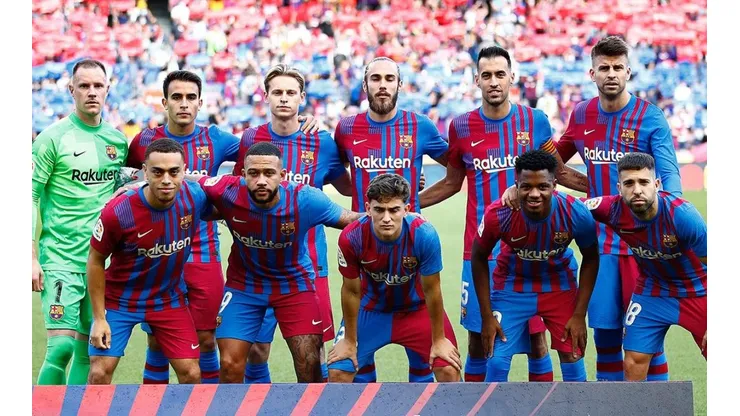 Equipo de Barcelona en clásico español.