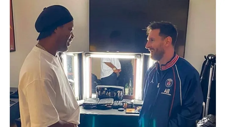 Ronaldinho visitó a Messi en las instalaciones de PSG