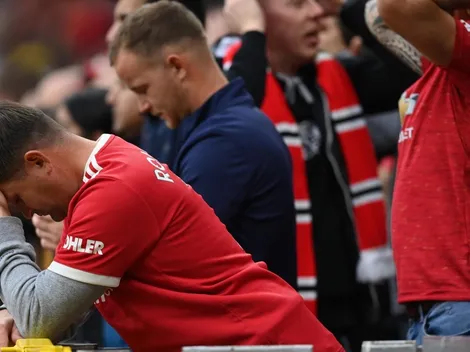 Video | Cientos de hinchas de Manchester United se fueron en el entretiempo