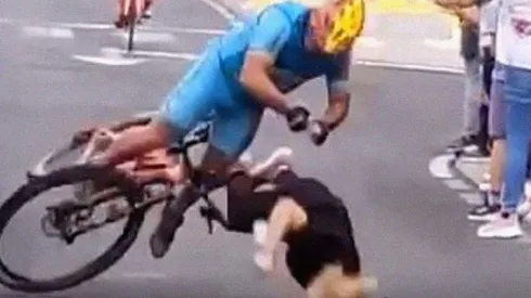 El momento del accidente, imprudencia irremediable de una mujer distraída