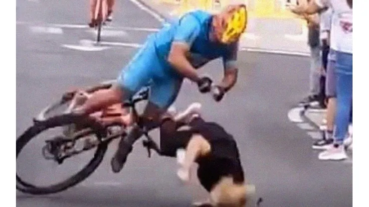 El momento del accidente, imprudencia irremediable de una mujer distraída