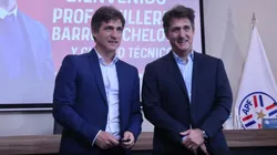Guillermo y Gustavo Barros Schelotto, en su presentación en Paraguay.
