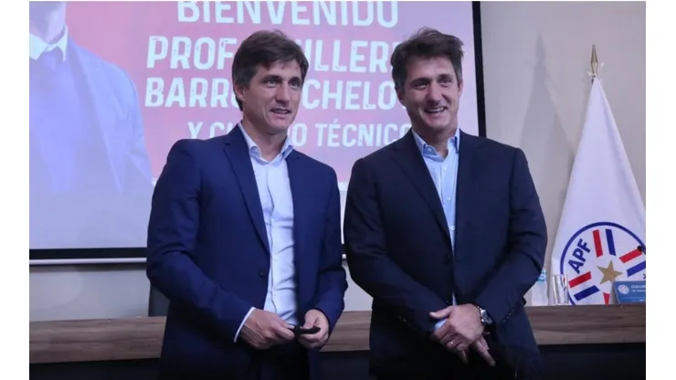 Guillermo y Gustavo Barros Schelotto, en su presentación en Paraguay.