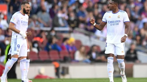 Karim Benzema y David Alaba en la victoria de Real Madrid en El Clásico.