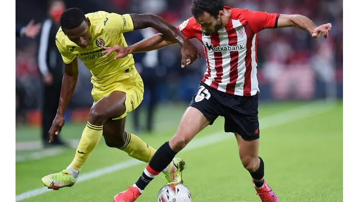 Villarreal y Bilbao en acción de juego.