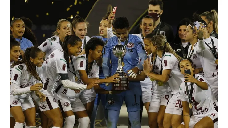 Ferroviária (Brasil), campeón vigente tras vencer en la final al América de Cali por 2 a 1