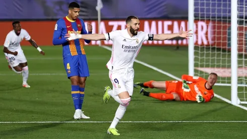 Karim Benzema y uno de sus goles al Barcelona.