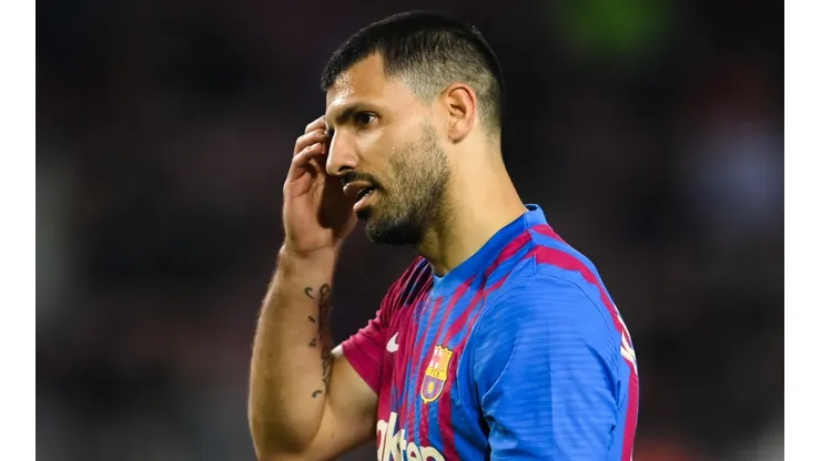 Sergio Aguero en un encuentro con Barcelona.