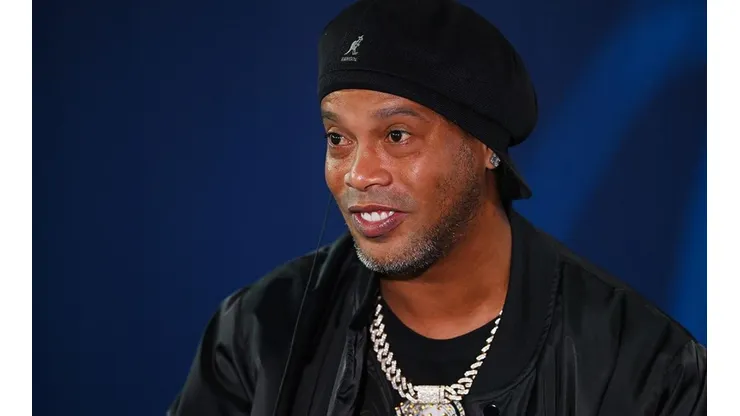 Ronaldinho en charla con PSG.