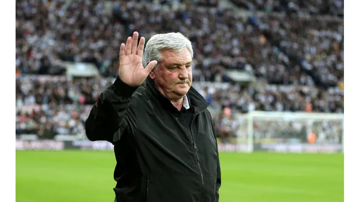 Steve Bruce en un encuentro con Newcastle.