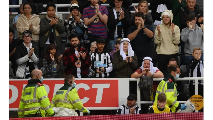 Hincha de Newcastle sufrió un paro cardíaco en pleno partido