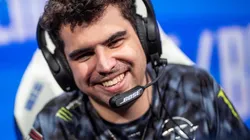 Fnatic vence a RNG para mantener vivas sus esperanzas en Worlds 2021