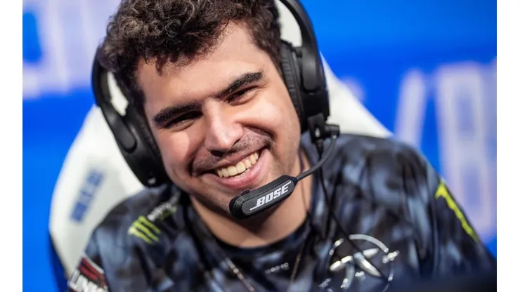 Fnatic vence a RNG para mantener vivas sus esperanzas en Worlds 2021