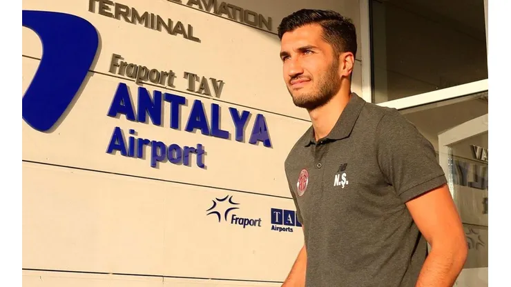 Nuri Sahin en su rol de entrenador.