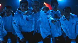 Cloud9 pasa a los cuartos de final de Worlds 2021 tras un duelo muy parejo con Rogue