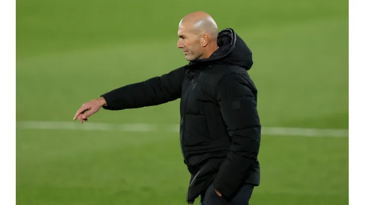 Zinedine Zidane en un partido de Real Madrid.