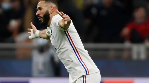 Karim Benzema celebra uno de sus goles por la UEFA Nations League.