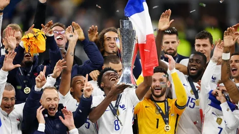 Francia celebrando la obtención de la UEFA Nations League.